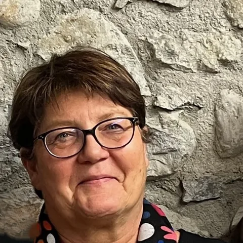 Évelyne